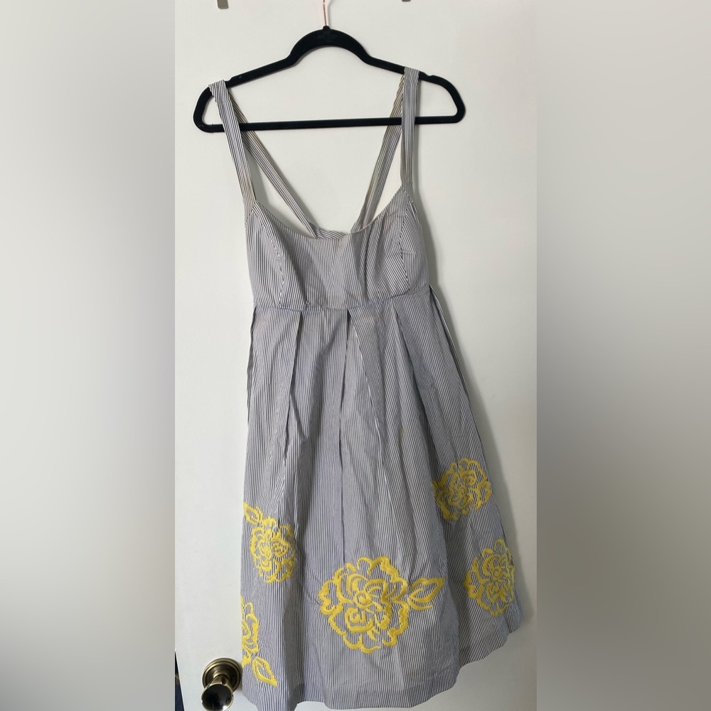 SUMMER DRESS WITH YELLOW FLOWER EMBROIDERY